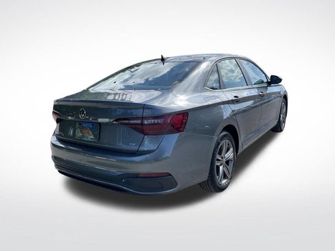 Used 2024 Volkswagen Jetta SE FWD image 6