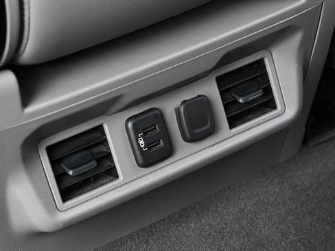 Used 2020 Chevrolet Silverado 1500 LT w/ Texas Edition image 29