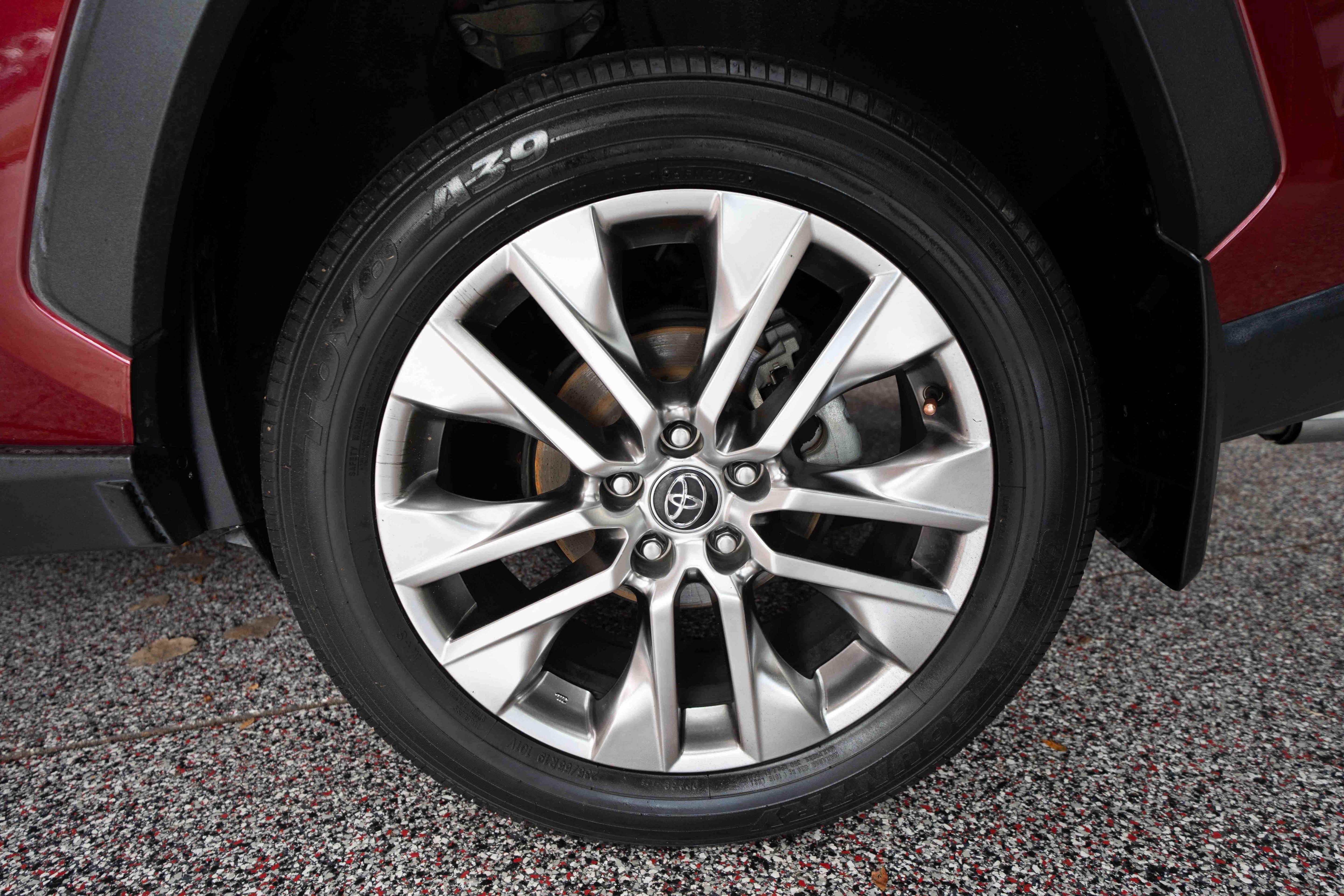 Used 2020 Toyota RAV4 XLE Premium AWD/4WD image 30