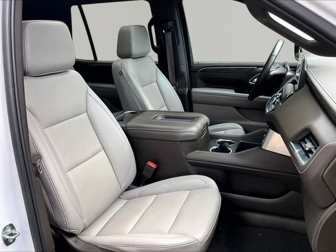 Used 2023 Chevrolet Tahoe Z71 w/ Luxury Package AWD/4WD image 9