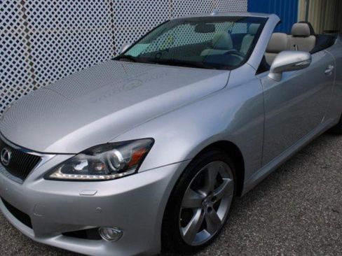 Used 2011 Lexus IS 250C image 6
