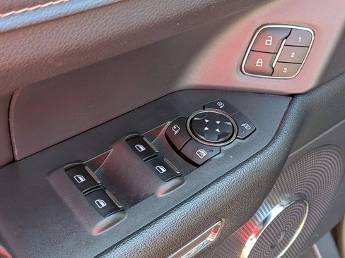 Used 2024 Ford Expedition XLT RWD image 13