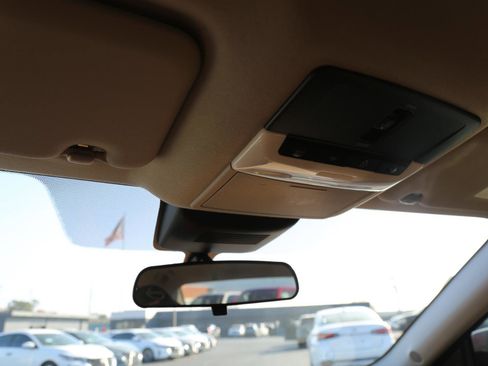 Used 2025 Nissan Sentra SV w/ SV Premium Package image 13