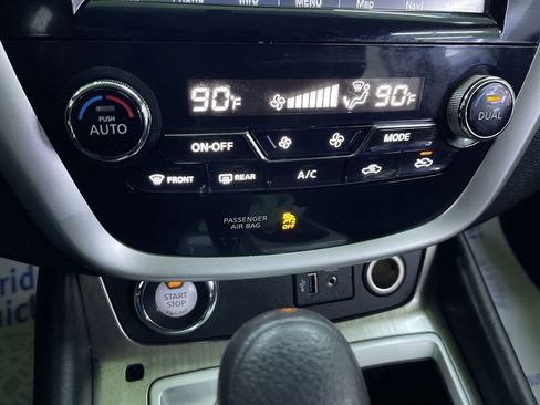 Used 2018 Nissan Murano S image 24