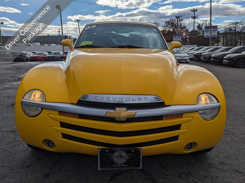 Used 2004 Chevrolet SSR w/ Preferred Equipment Group RWD image 5