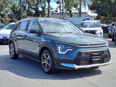 Certified 2025 Kia Niro EX image 7
