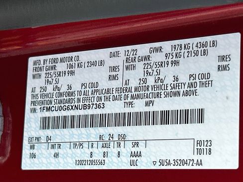 Used 2022 Ford Escape SE w/ SE Sport Appearance Package FWD image 32