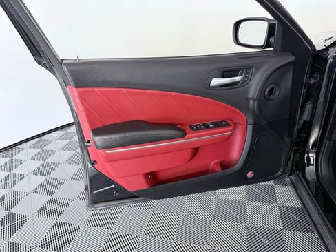 Used 2015 Dodge Charger R/T image 9