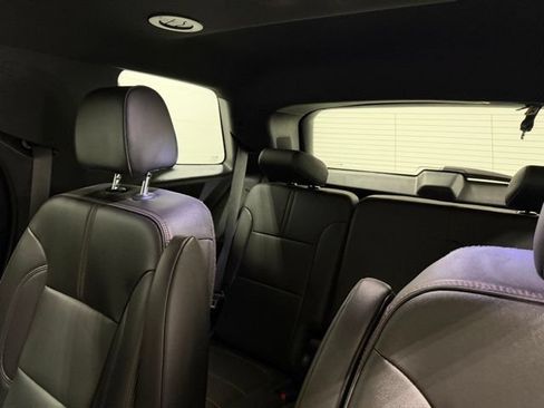Used 2023 Chevrolet Traverse RS w/ LPO, Cargo Package AWD/4WD image 23