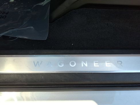 Used 2024 Jeep Grand Wagoneer L Series III w/ Rear Seat Video Group 1 AWD/4WD image 27