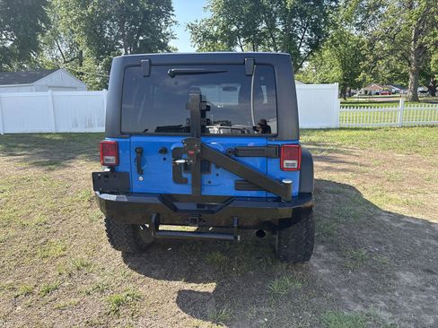 Used 2011 Jeep Wrangler Unlimited Sport AWD/4WD image 7