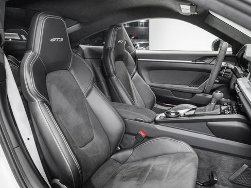 Used 2022 Porsche 911 GT3 image 22