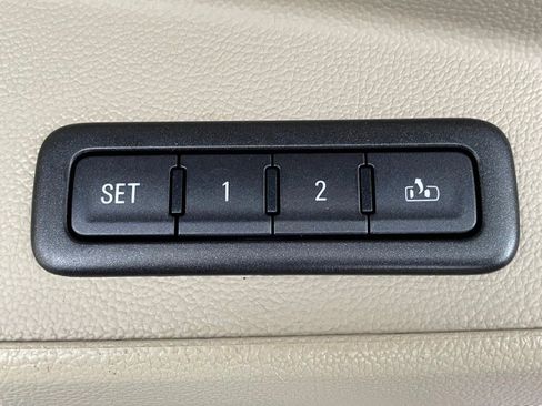 Used 2016 GMC Yukon XL Denali image 17