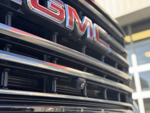 Used 2021 GMC Sierra 2500 AT4 w/ AT4 Premium Plus Package AWD/4WD image 8