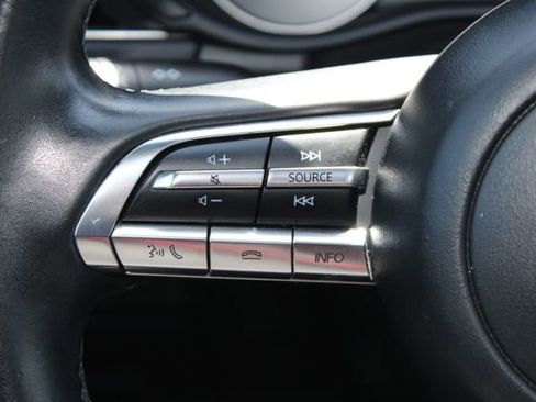 Used 2022 MAZDA MAZDA3 s FWD image 18