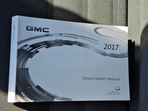 Used 2017 GMC Canyon SLE w/ All Terrain Package AWD/4WD image 27