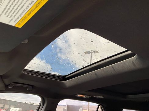 Certified 2017 Ford Explorer XLT w/ Equipment Group 202A image 3