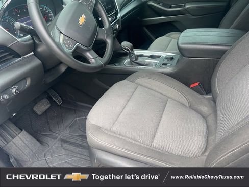 Used 2023 Chevrolet Traverse LT image 10