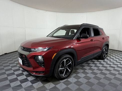 Used 2023 Chevrolet TrailBlazer RS w/ Sun and Liftgate Package FWD image 2