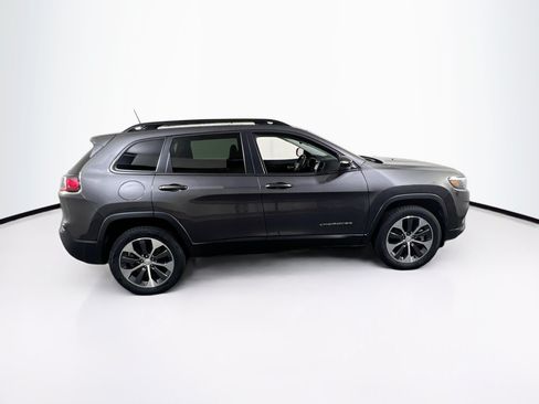 Used 2022 Jeep Cherokee Limited w/ Elite Package AWD/4WD image 4