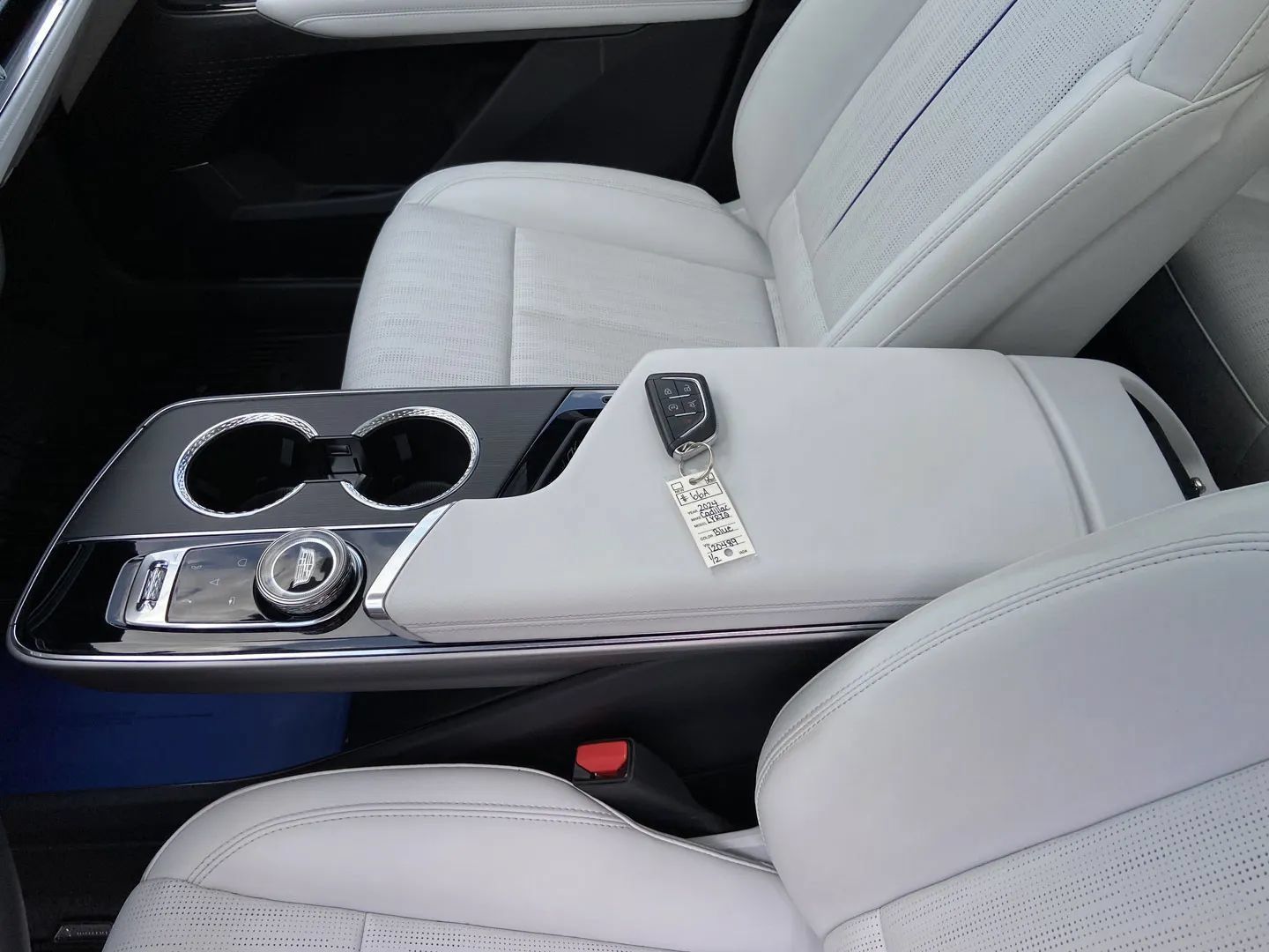 Used 2024 Cadillac Lyriq Luxury AWD/4WD image 25