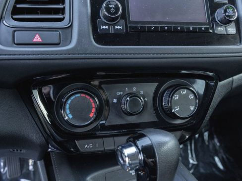 Used 2019 Honda HR-V LX image 20