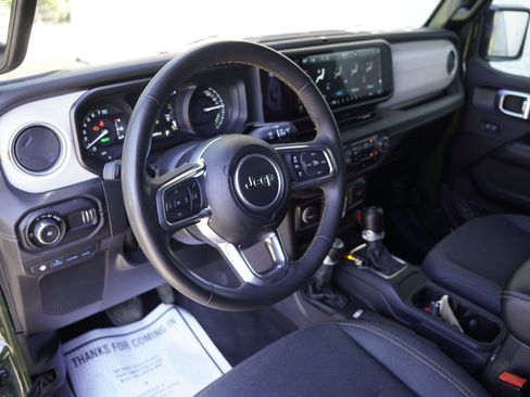 Used 2024 Jeep Wrangler Unlimited Sahara AWD/4WD image 3