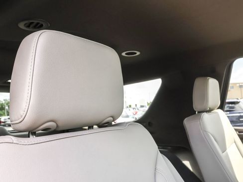 Used 2022 Chevrolet Tahoe LT w/ Luxury Package image 40