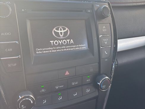 Used 2017 Toyota Camry SE image 11