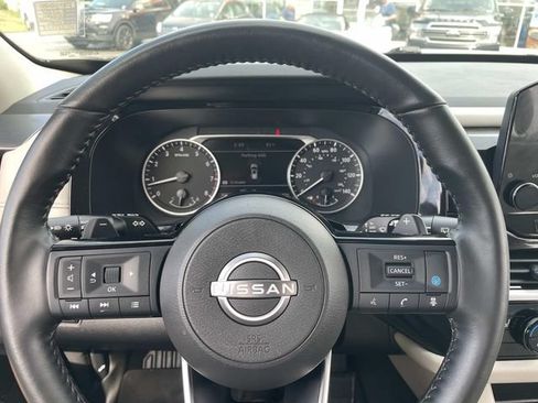 Used 2024 Nissan Pathfinder SL AWD/4WD image 33