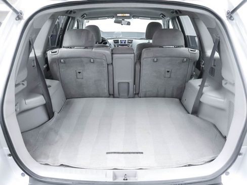 Used 2013 Toyota Highlander Plus w/ Cold Weather Pkg image 17