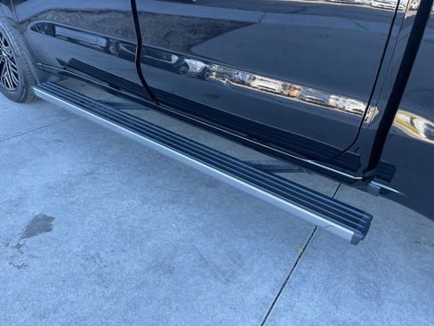 Used 2022 Chevrolet Silverado 1500 High Country w/ Technology Package image 17