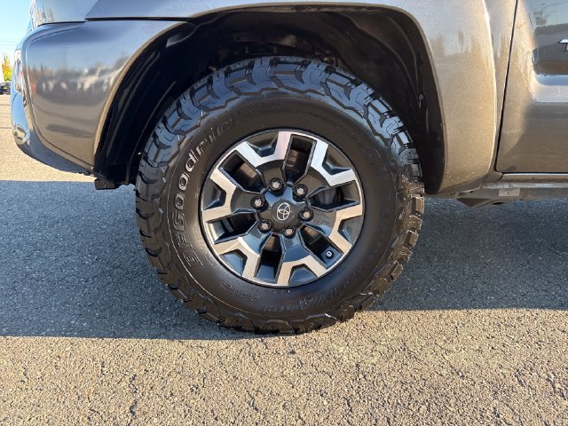Used 2012 Toyota Tacoma 4x4 Double Cab w/ SR5 Pkg image 26