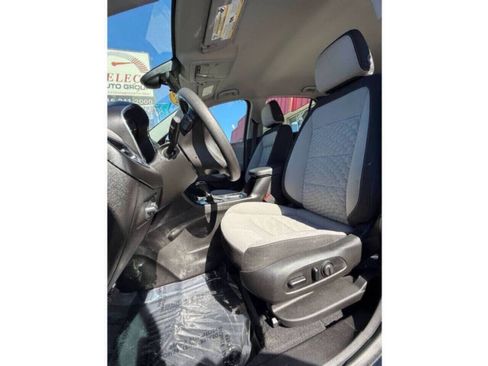 Used 2021 Chevrolet Equinox LS image 10