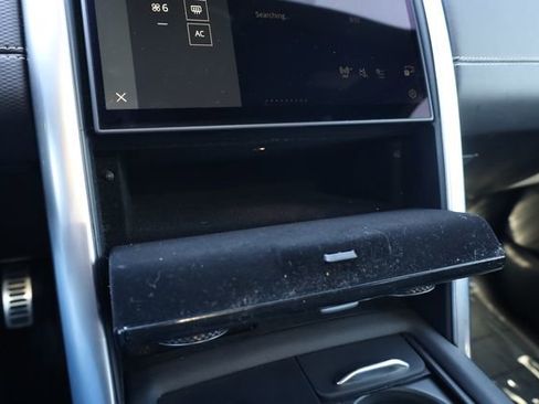 Used 2024 Land Rover Discovery Dynamic SE image 20