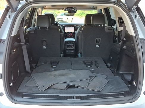 Used 2023 Jeep Grand Cherokee L Limited AWD/4WD image 30