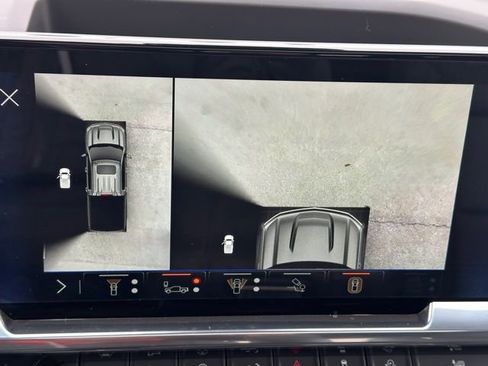 Used 2025 Chevrolet Silverado 1500 LTZ AWD/4WD image 31