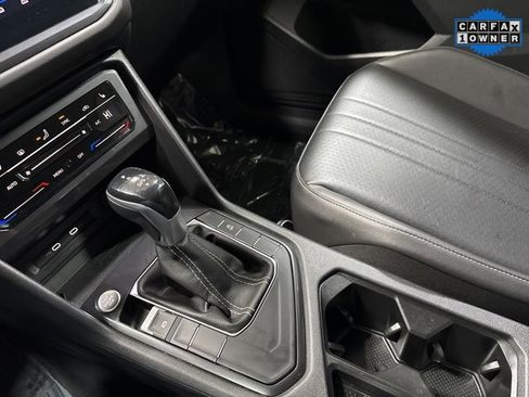 Used 2022 Volkswagen Tiguan SE image 20