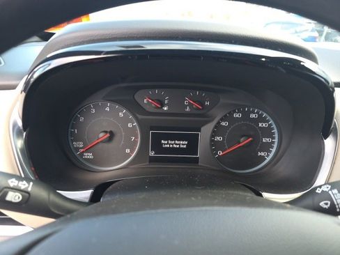 Used 2023 Chevrolet Traverse LS image 25