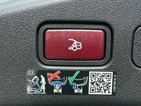 New 2026 Mercedes-Benz CLE 300 4MATIC Cabriolet image 14