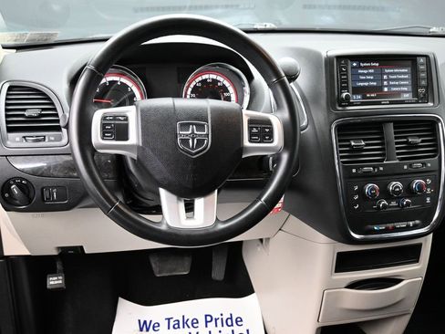 Used 2017 Dodge Grand Caravan SE w/ Power Window Group image 28