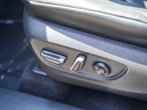 Used 2021 Toyota Highlander XLE image 23