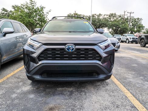 Used 2024 Toyota RAV4 XLE w/ Convenience Package AWD/4WD image 4