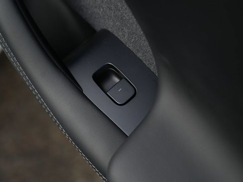 Used 2022 Tesla Model S Plaid image 37