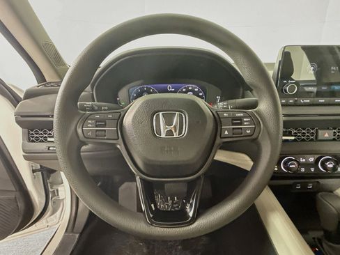 Used 2025 Honda Accord SE image 9