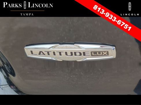 Used 2022 Jeep Cherokee Latitude Lux w/ Sun & Sound Group AWD/4WD image 10