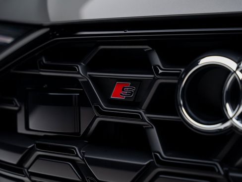 Used 2024 Audi S6 Premium Plus w/ Premium Plus Package image 14