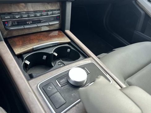 Used 2010 Mercedes-Benz E 350 Sedan image 22
