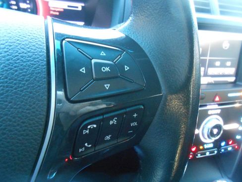 Used 2016 Ford Explorer Limited image 20