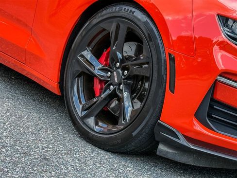 Used 2019 Chevrolet Camaro SS RWD image 31